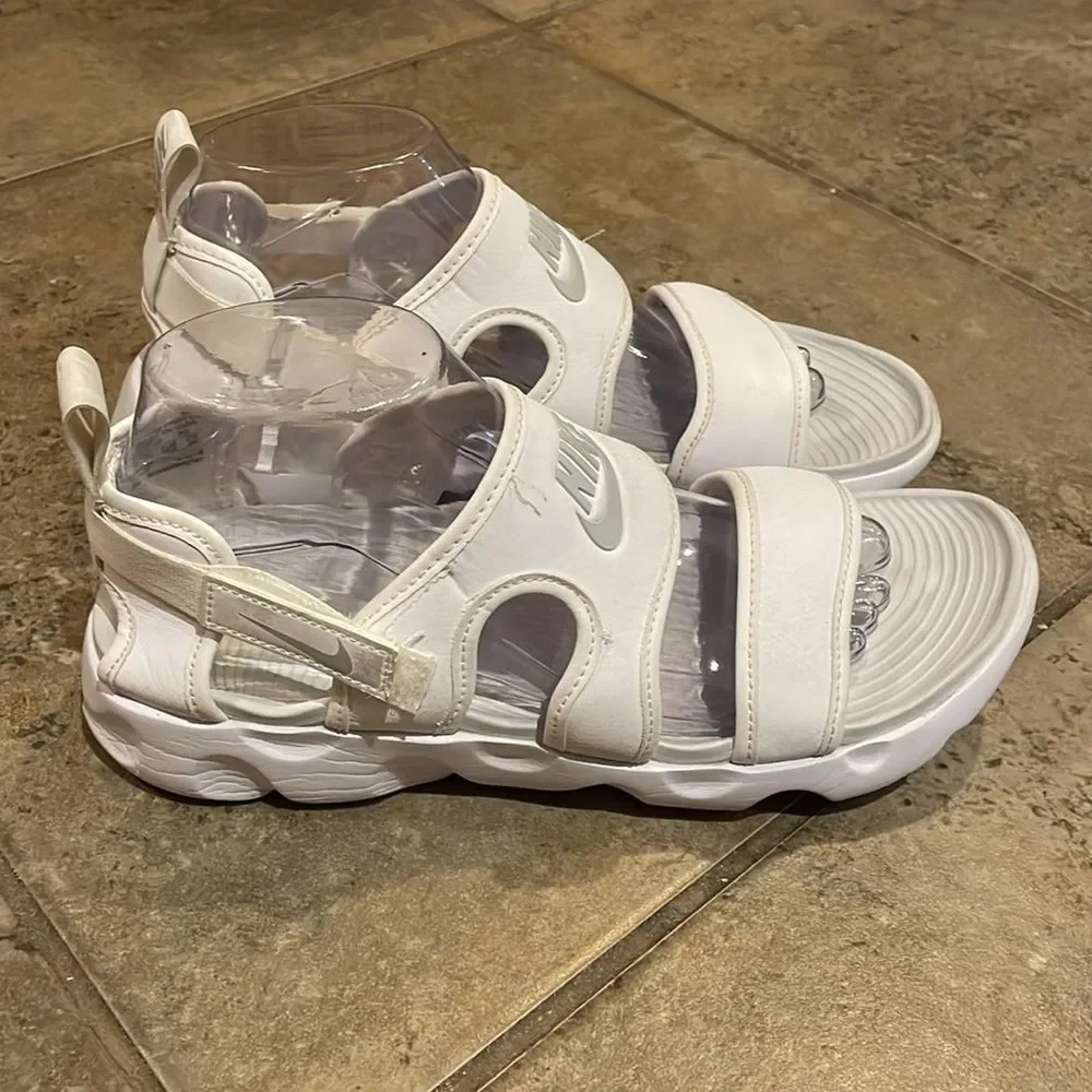 Nike Owaysis White Sandal Shoes Womens Size 9 CK9283-100 Lightweight Comfort